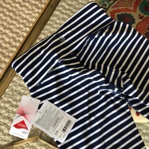 Athleta NWT XXSchaturanga capri; navy/white stripe